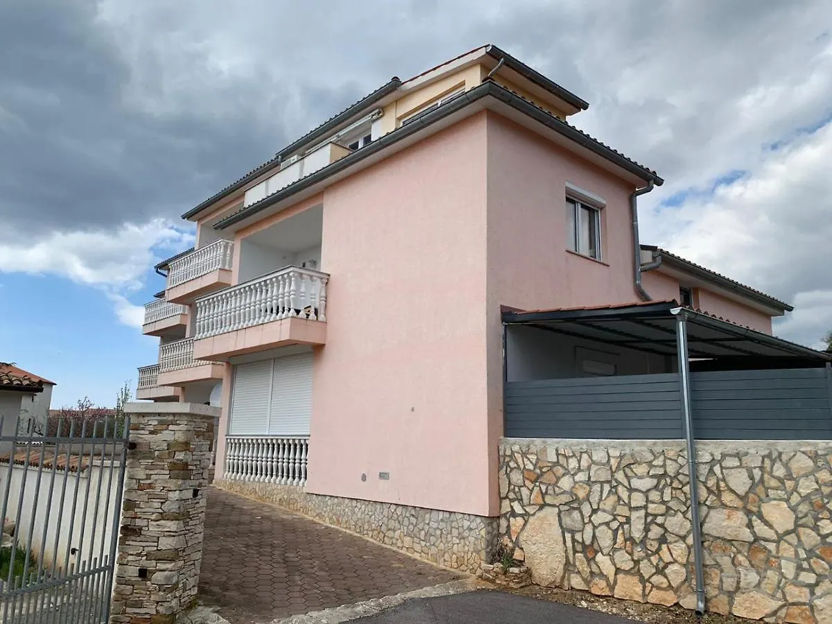 Apartman Dobric Fažana アパート