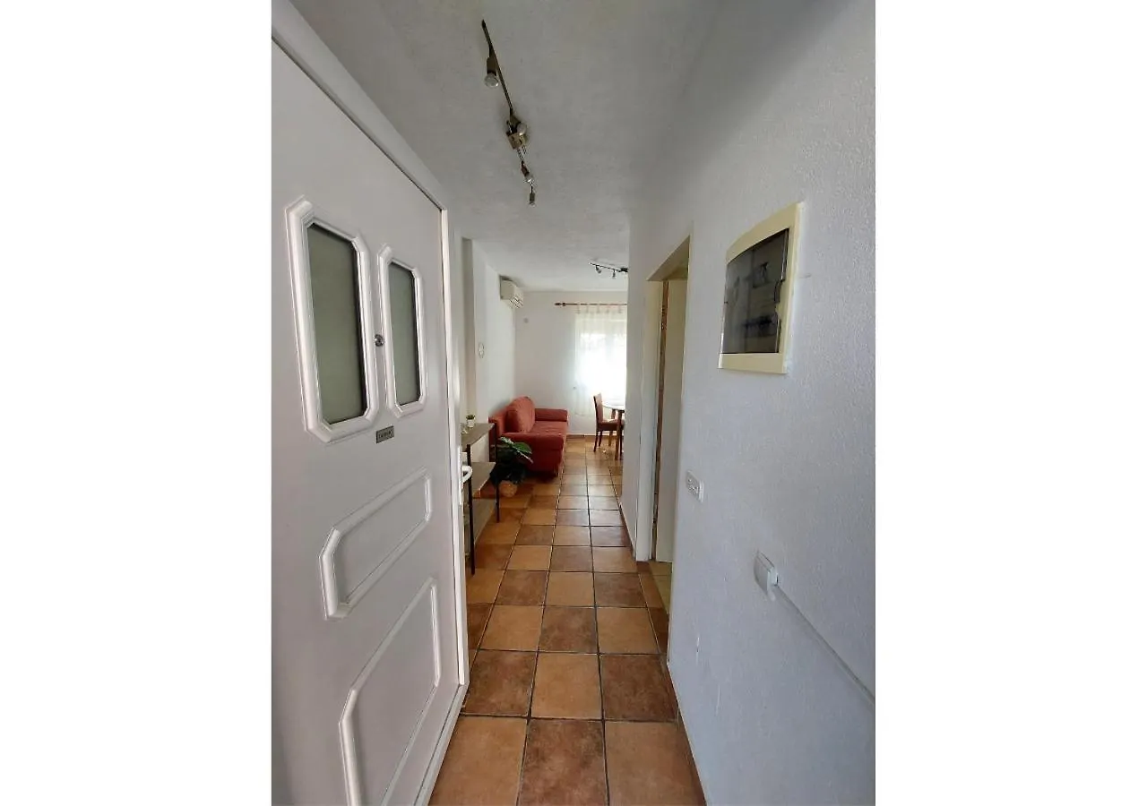 Apartman Dobric פאז'אנה דירה