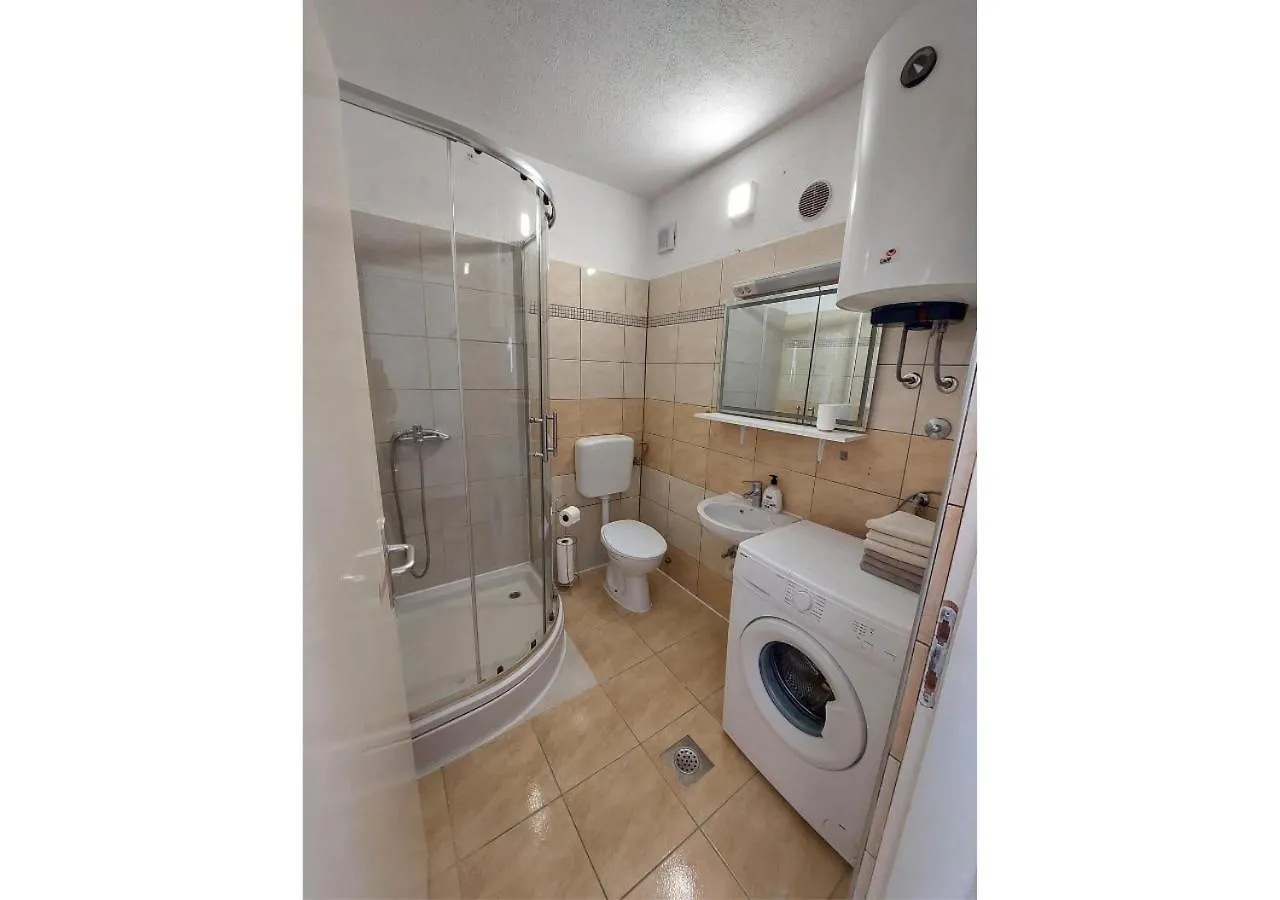 דירה Apartman Dobric פאז'אנה